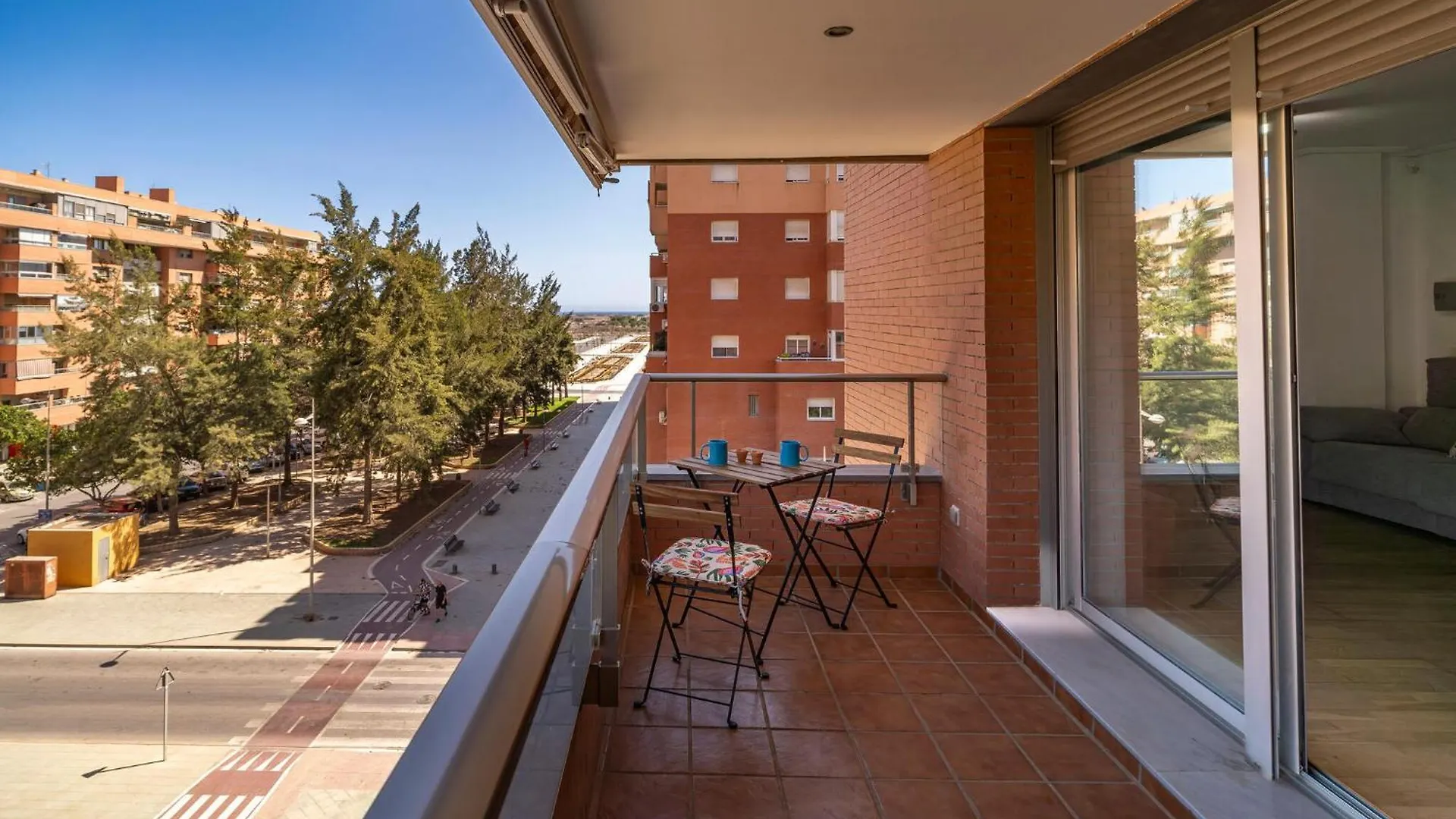 3 Bedroom Cozy Apartment In Almeria